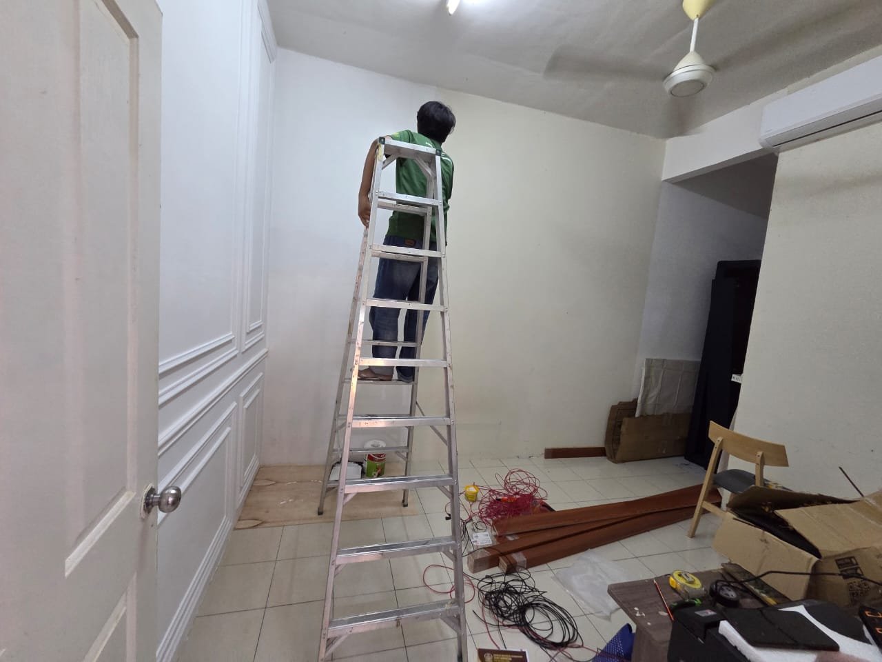 Proses kerja feature wall dalaman