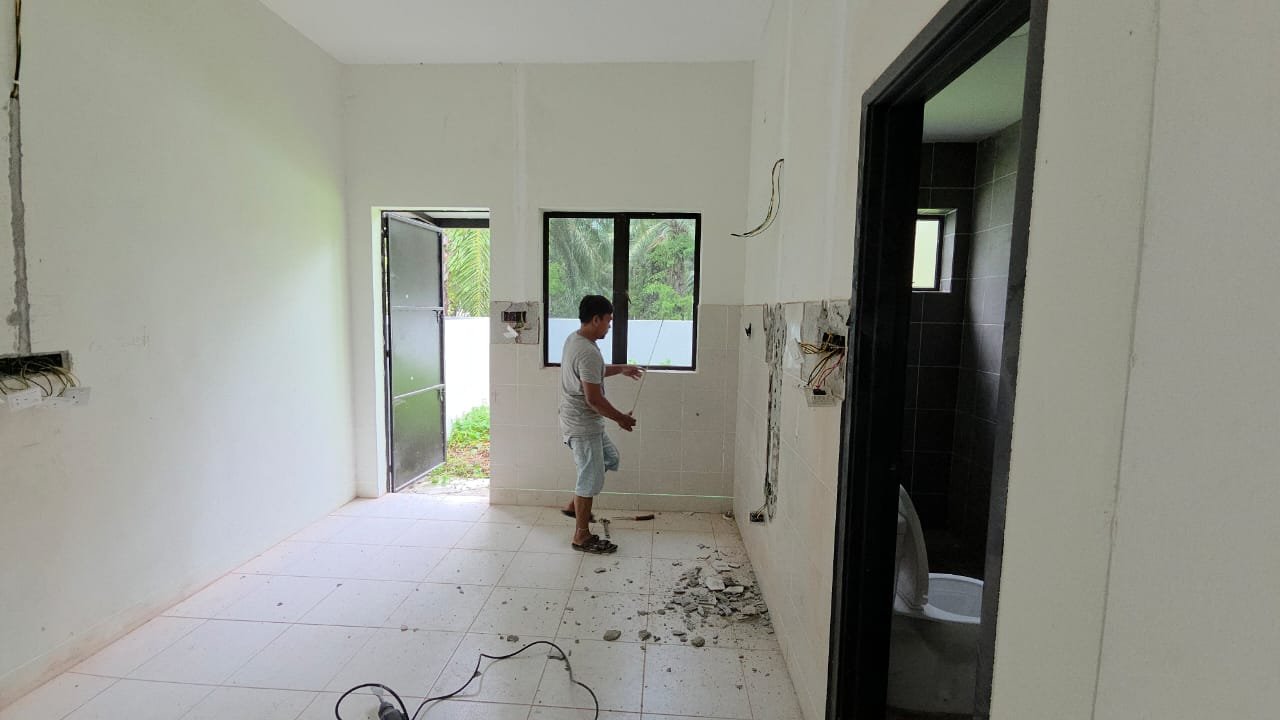 Ruang dapur sebelum pemasangan kabinet