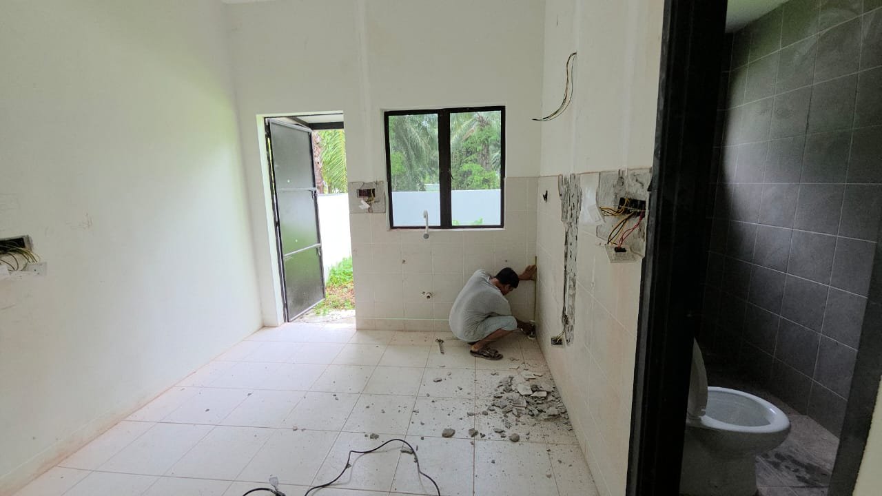 Ruang dapur sebelum pemasangan kabinet