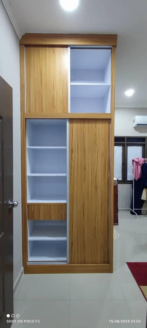 Kabinet wardrobe custom tinggi